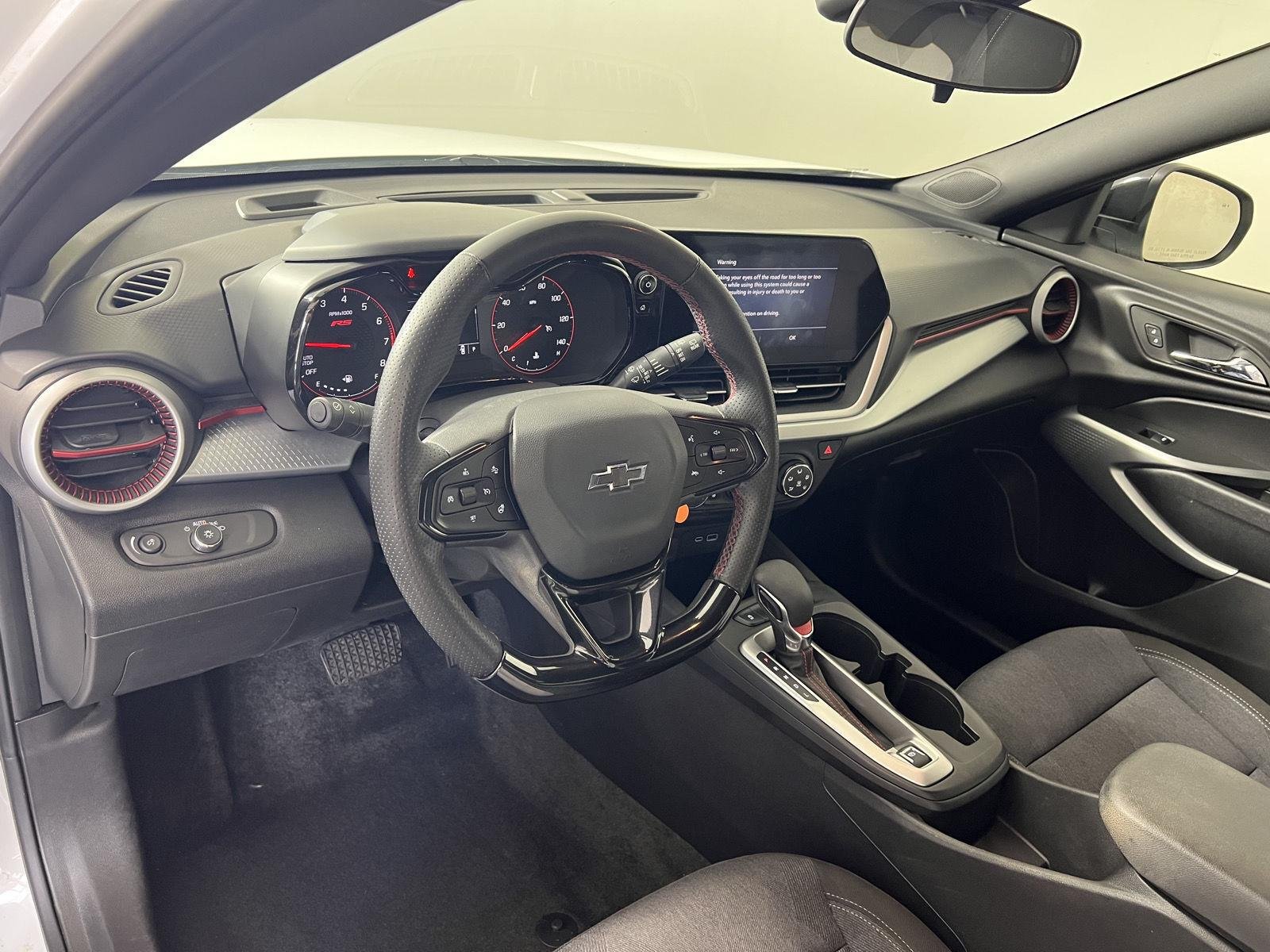 Used 2024 Summit White Chevrolet 1RS image 4