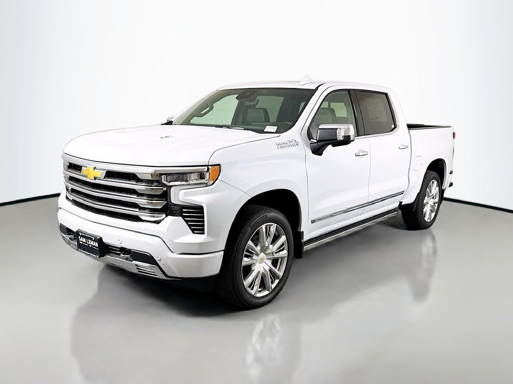 New 2026 Polar White Tricoat Chevrolet High Country image 3