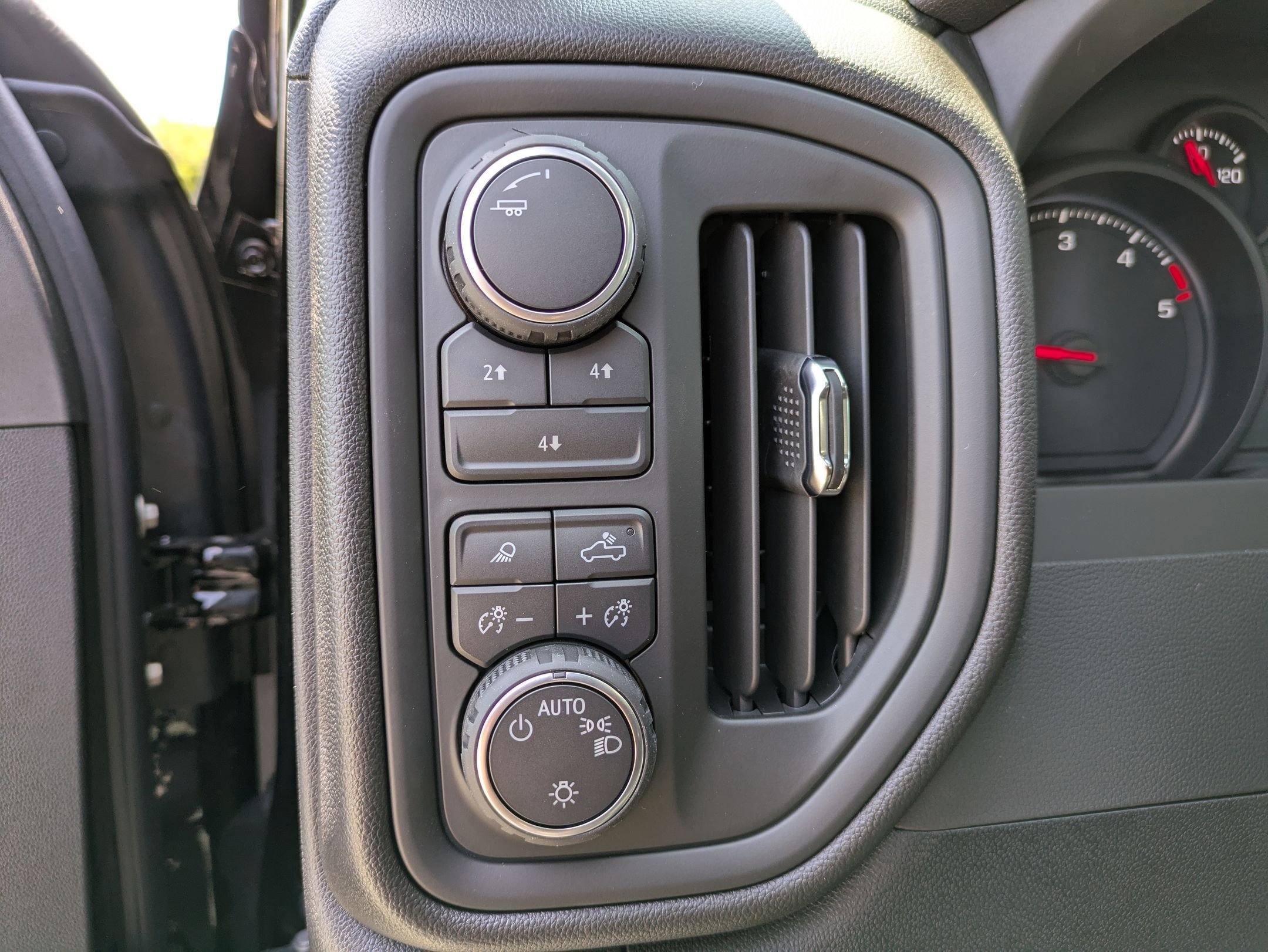 2025 Chevrolet Silverado 2500 HD Custom - Photo 22