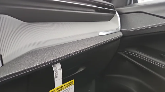 New 2026 Bright White Clear-Coat Exterior Paint Jeep Laredo image 32