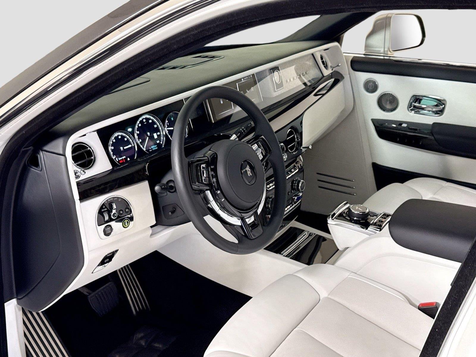Used 2023 Jubilee Silver Rolls-Royce  image 14