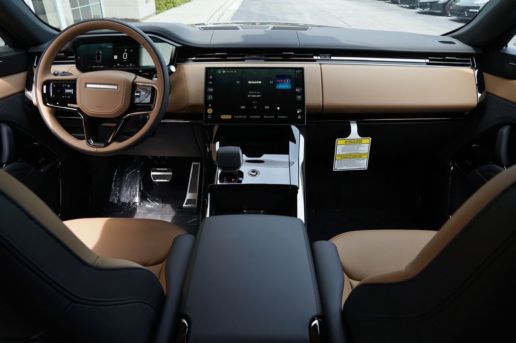 New 2026 Carpathian Grey Land Rover Dynamic SE image 9