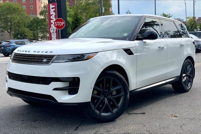 2026 Land Rover Range Rover Sport SE
