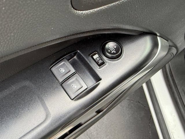 Used 2022 Summit White Chevrolet LT image 13
