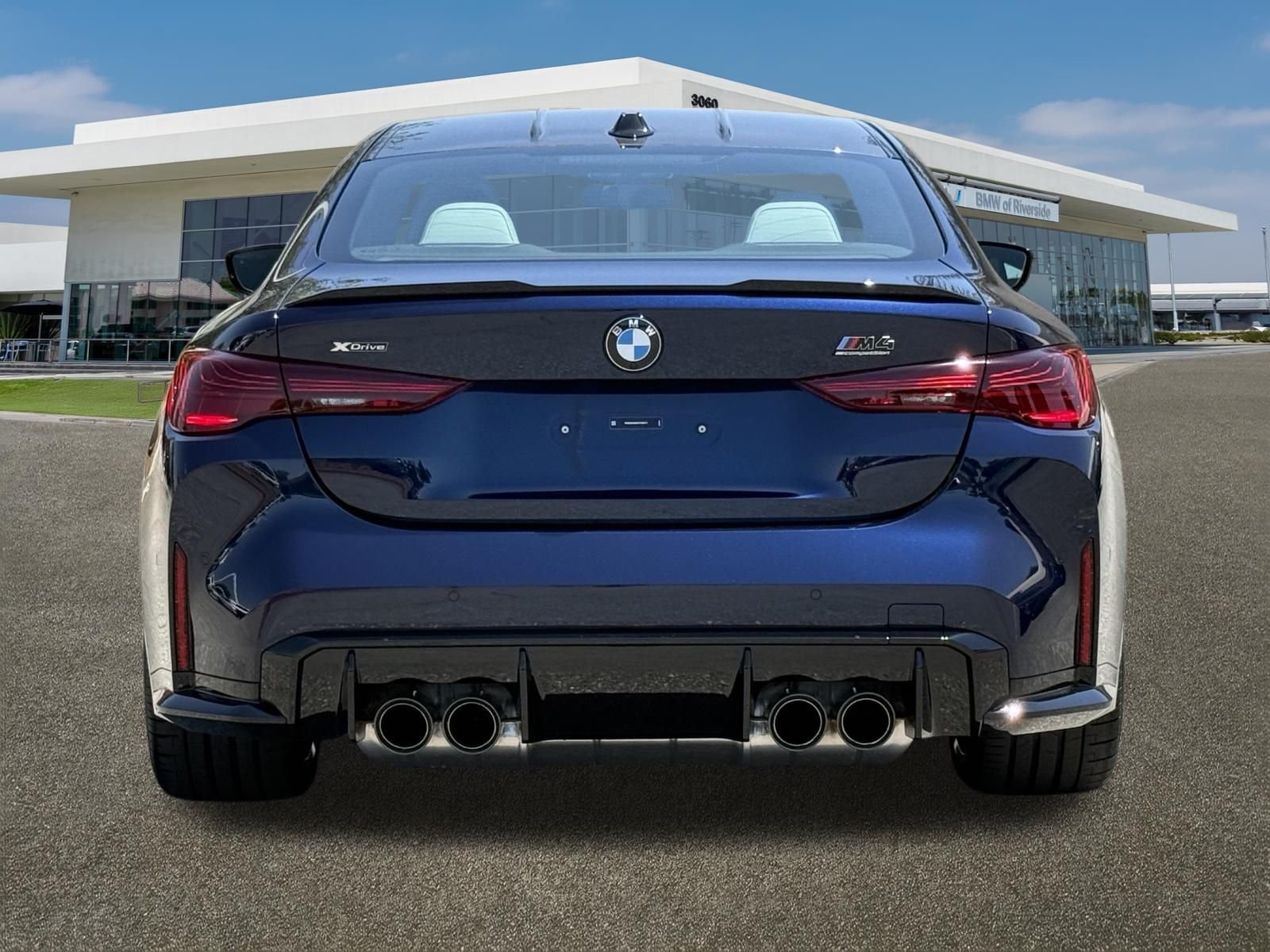 New 2027 Tanzanite Blue II Metallic BMW Competition image 9