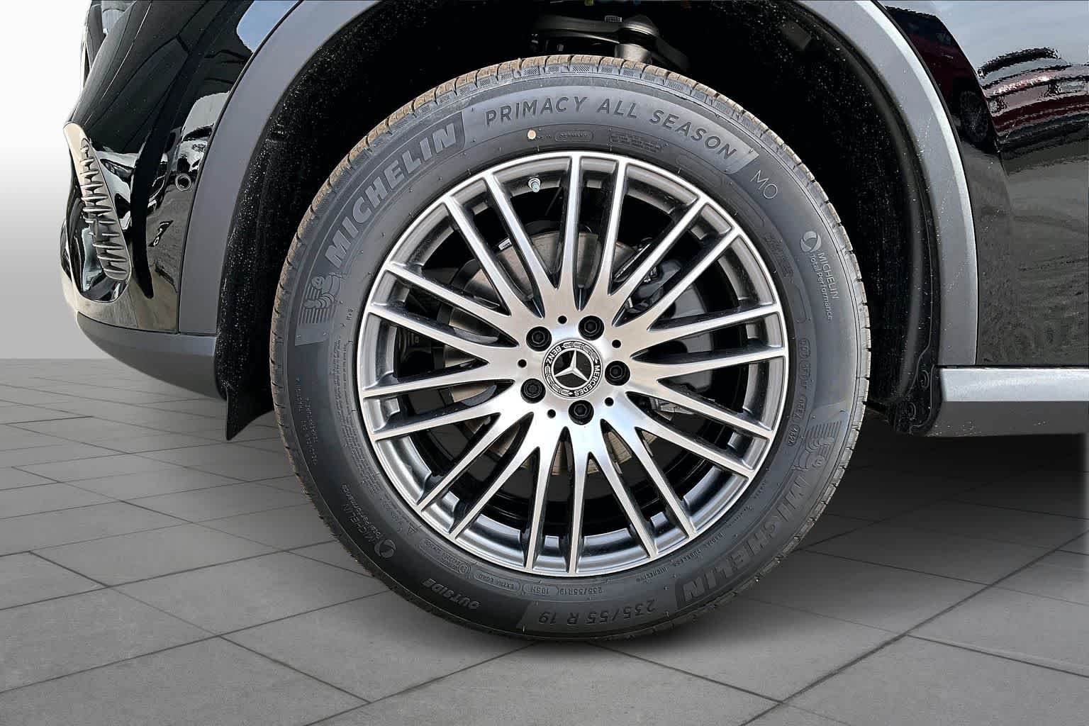 New 2026 Black Mercedes-Benz GLC 300 image 21