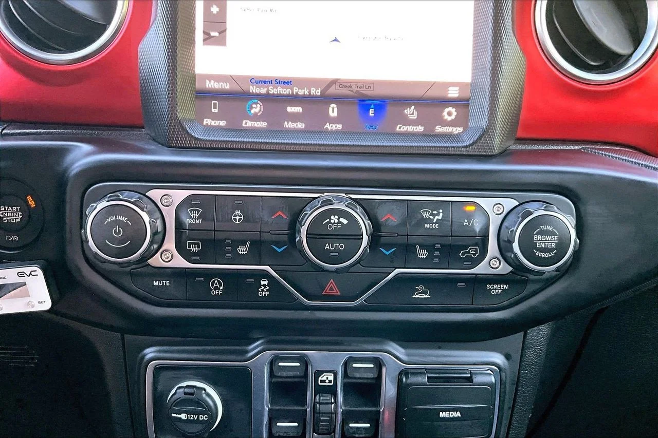Certified Used 2021 Gray Jeep Rubicon image 18