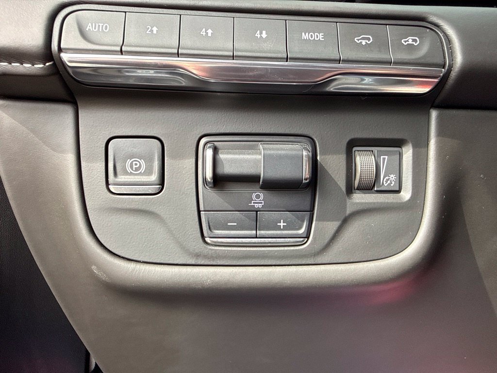 Used 2024 Galactic Gray Metallic Cadillac Sport Platinum image 43