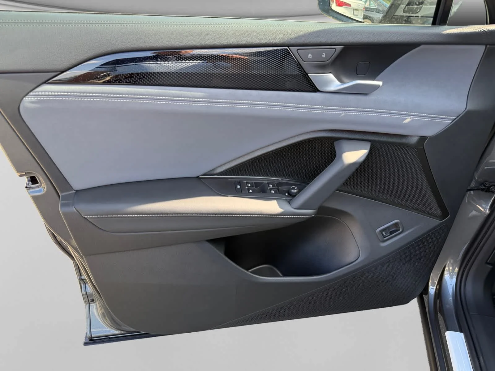 New 2026 Platinum Gray Metallic Volkswagen SE image 10