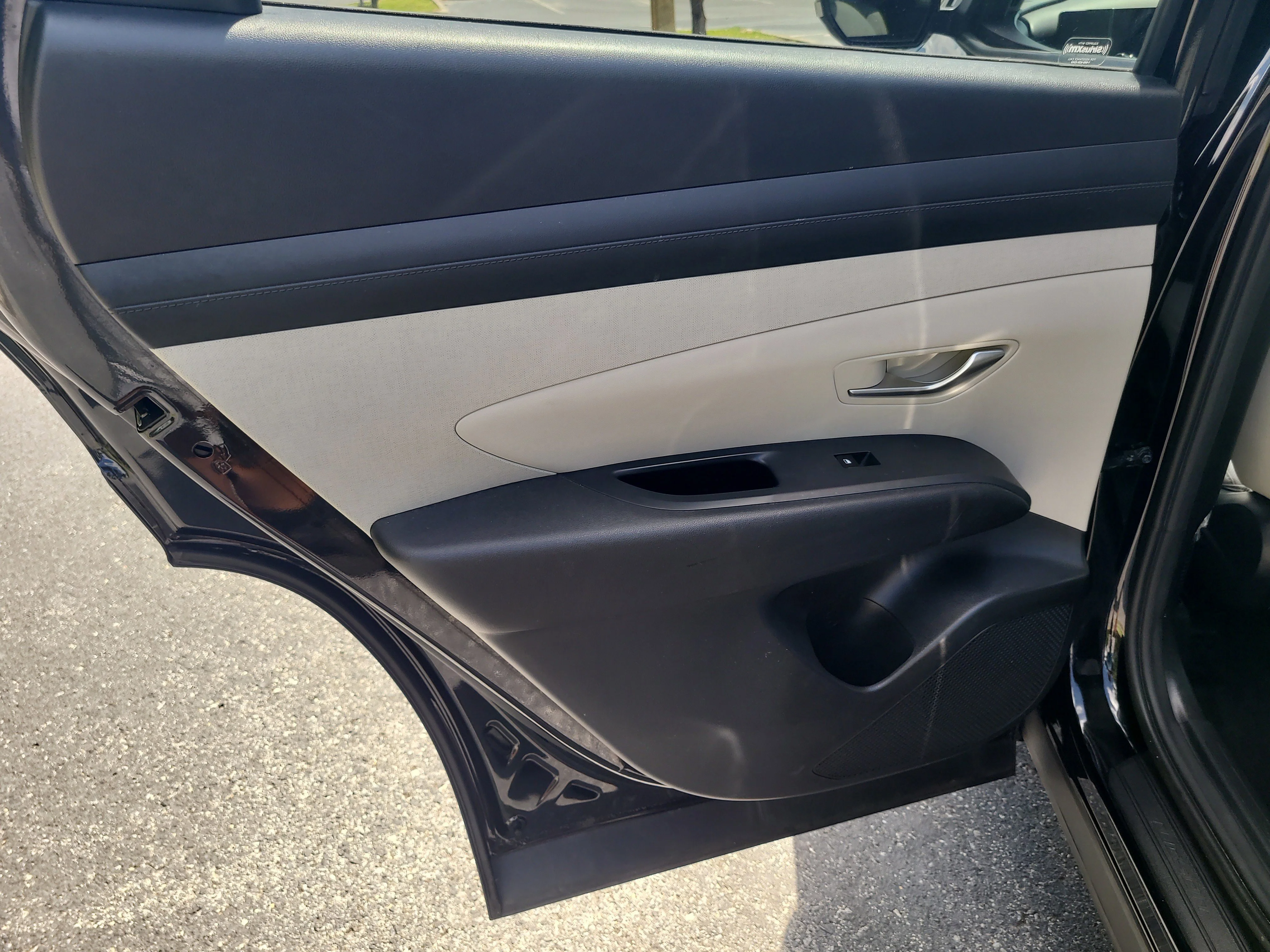 Used 2025 Phantom Black Hyundai SEL Convenience image 12