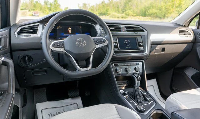 Used 2022 Gray Volkswagen 2.0T S image 12