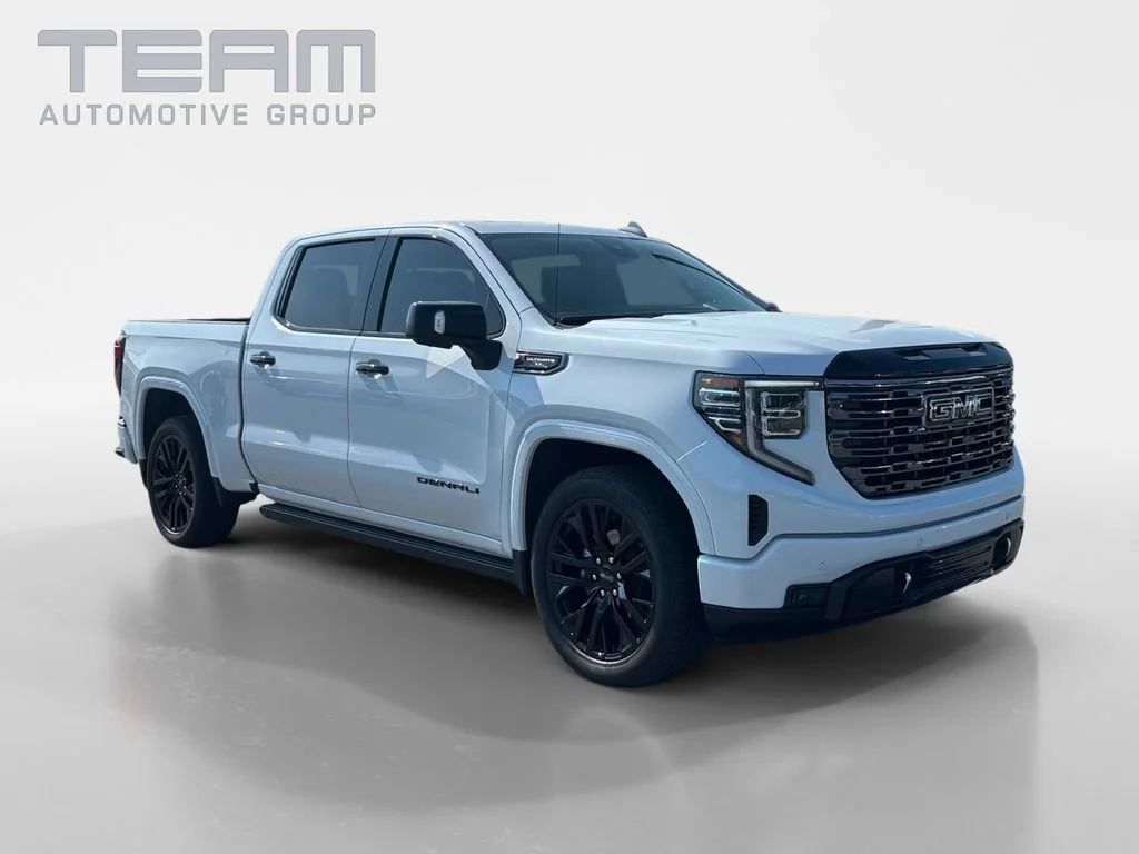 Used 2026 Glacier White Tricoat GMC Denali Ultimate image 1
