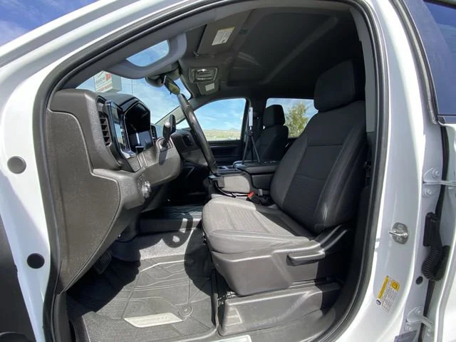 Used 2024 Summit White Chevrolet LT image 11