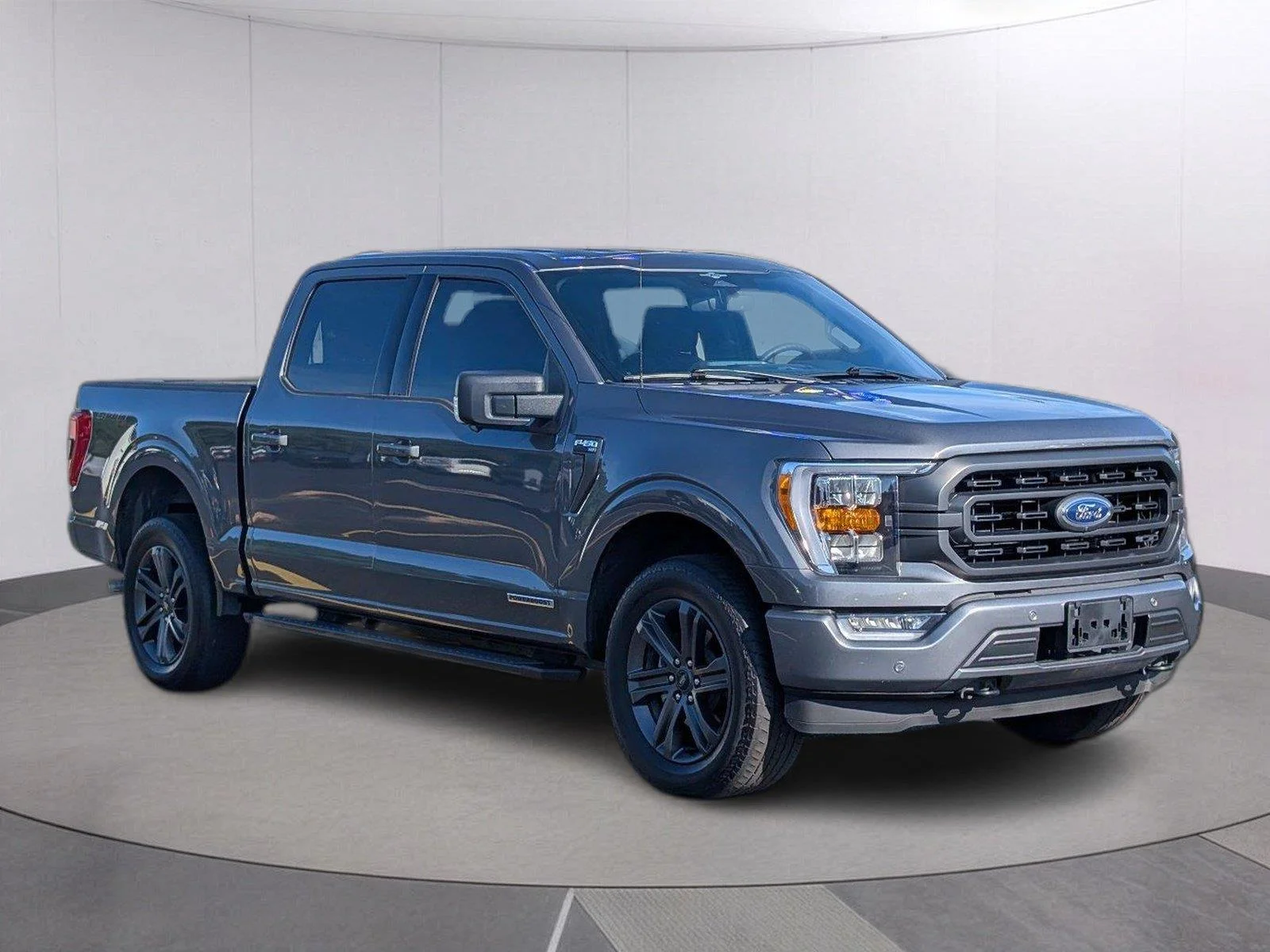 Used 2023 Carbonized Gray Ford XLT image 9