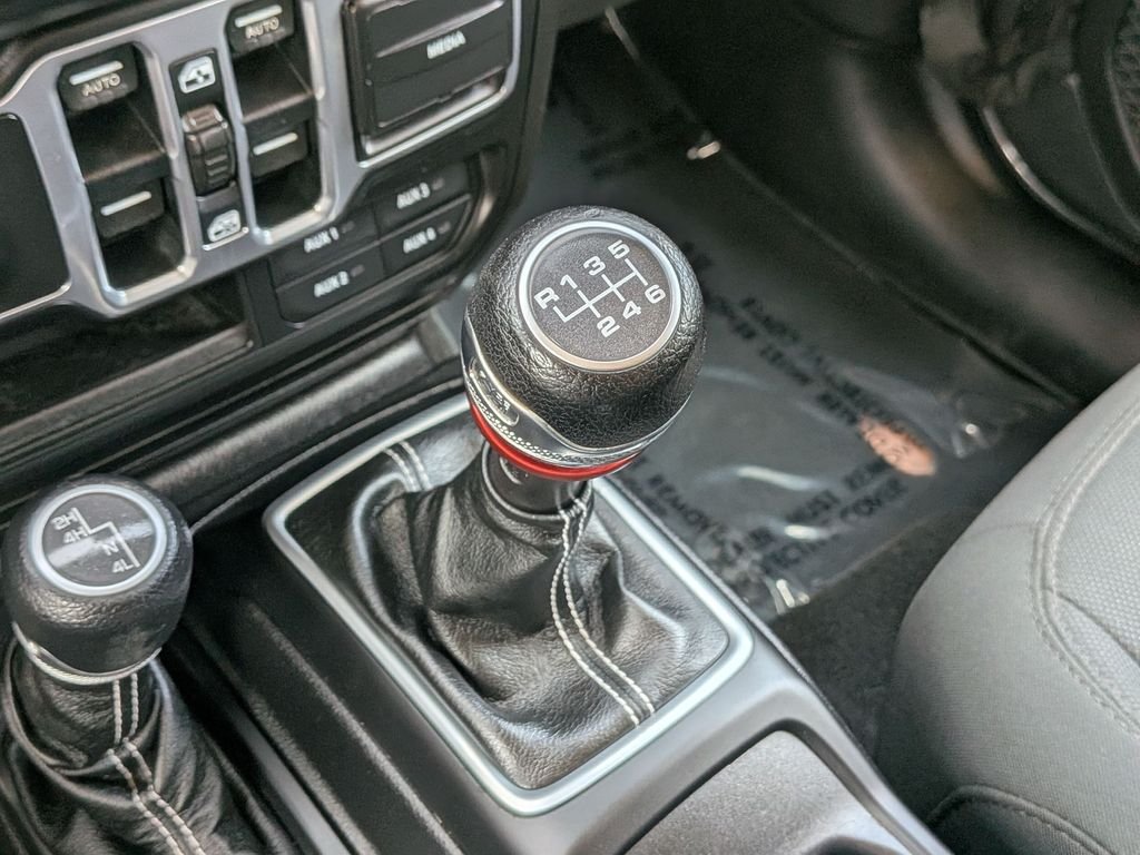 Used 2018 Gray Jeep Unlimited Sahara image 25