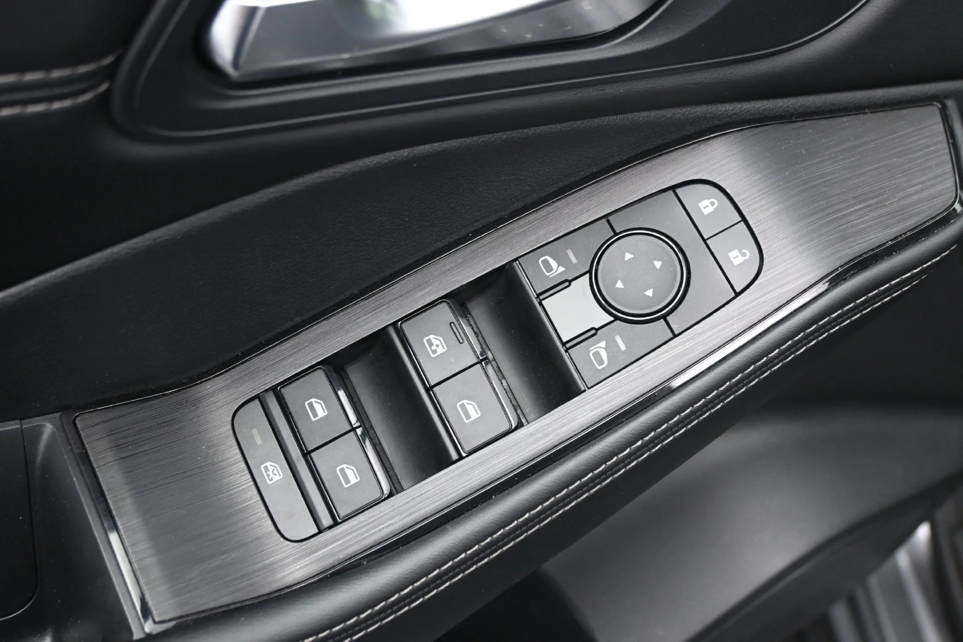 Used 2023 Gun Metallic Nissan SV image 22