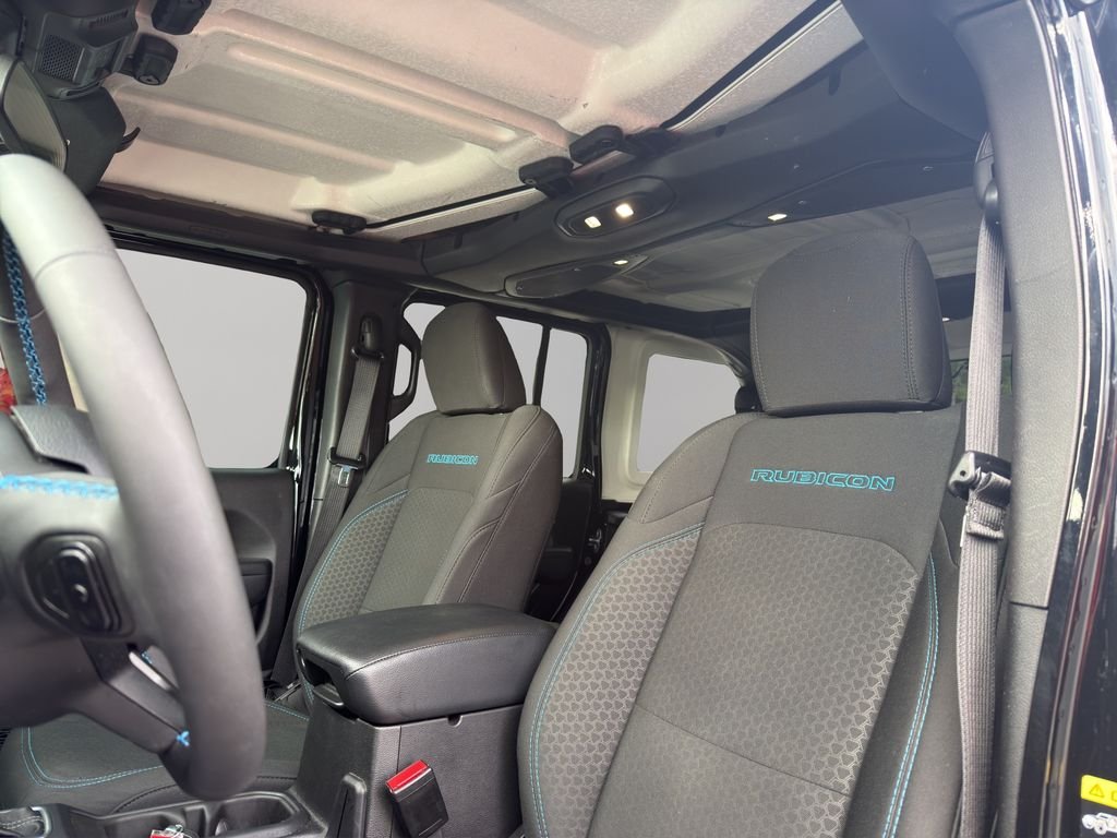 Used 2025 Black Clearcoat Jeep Rubicon image 5
