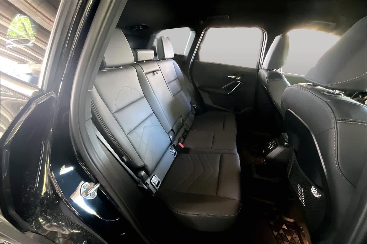 Used 2023 Black Sapphire Metallic BMW xDrive28i image 19