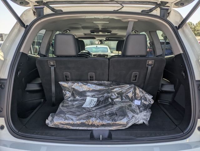 Used 2021 White Honda Touring image 25