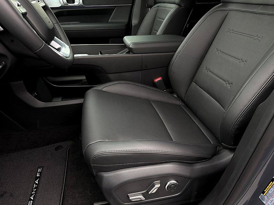2026 Hyundai Santa Fe Limited - Photo 8