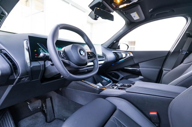 Certified Used 2026 Black Sapphire Metallic BMW 30 xDrive image 4