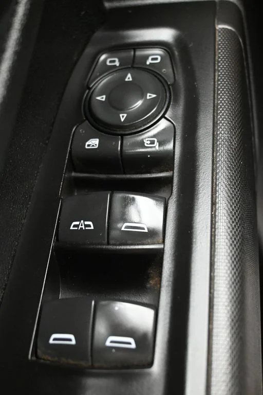 Used 2022 White Chevrolet Custom image 26