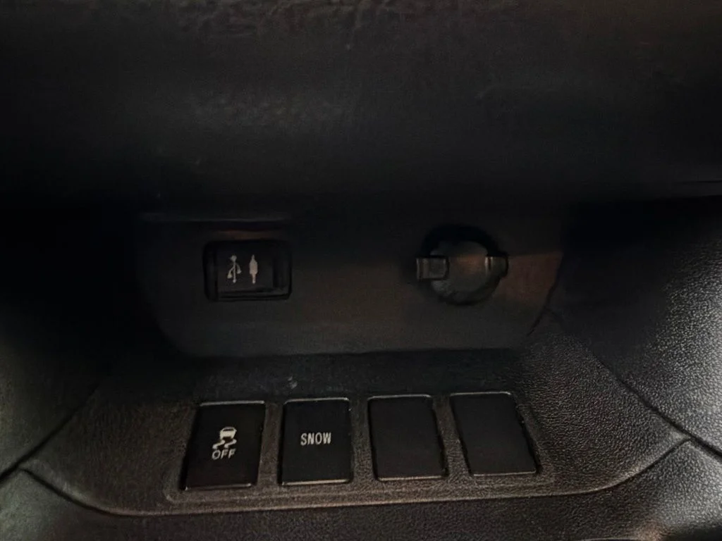 Used 2016 Gray Toyota XLE V6 image 30