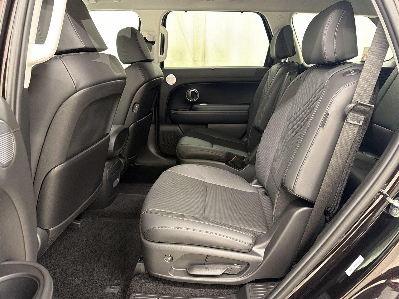New 2026 Galaxy Maroon Pearl Hyundai SEL 7P image 18