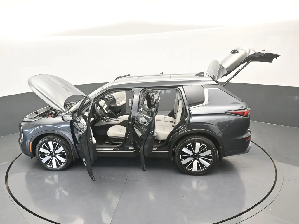 New 2026 Gray Mitsubishi SEL image 65