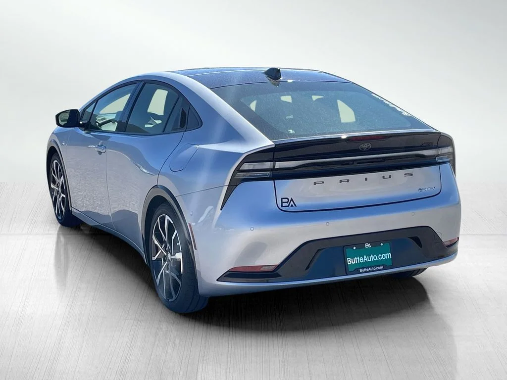 New 2026 Cutting Edge Toyota XSE Premium image 5
