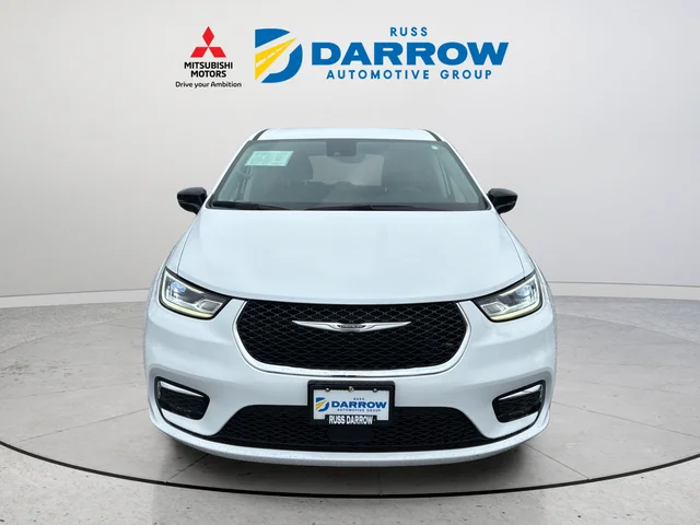 Used 2024 White Chrysler Touring L image 8