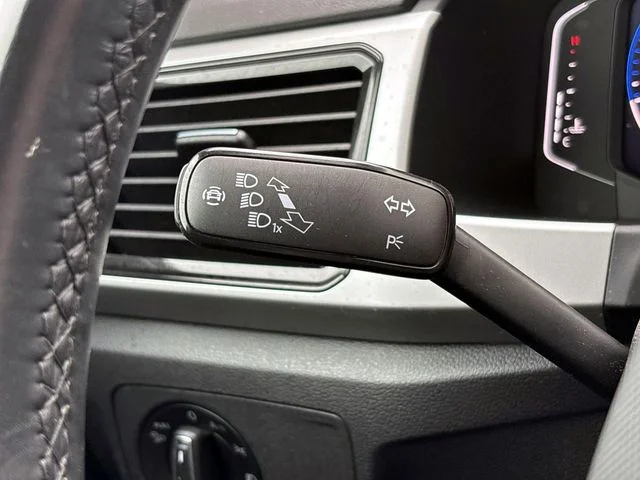 Certified Used 2021 Deep Black Pearl Effect Volkswagen 3.6L V6 SEL Premium R-Line image 29