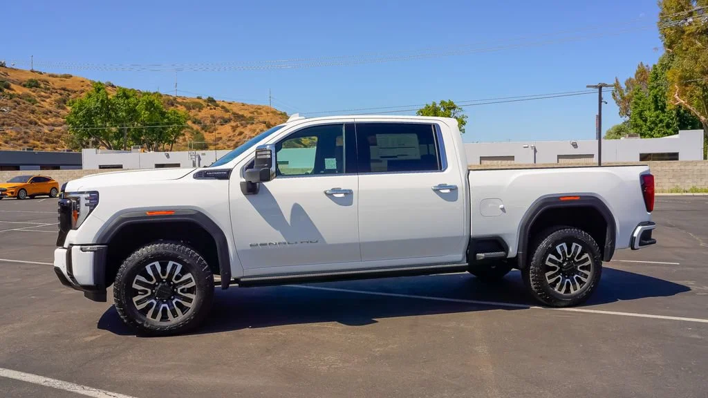 2026 GMC Sierra 2500HD Denali Ultimate - Photo 8