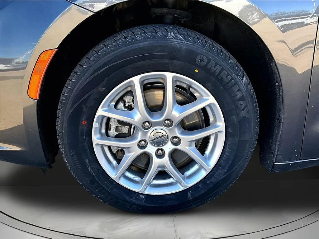2023 Chrysler Pacifica Touring L - Photo 32