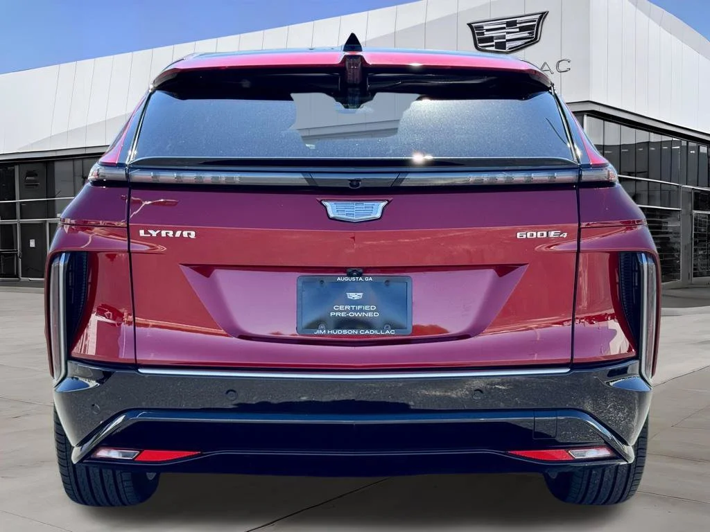 Used 2026  Cadillac Signature Luxury image 7