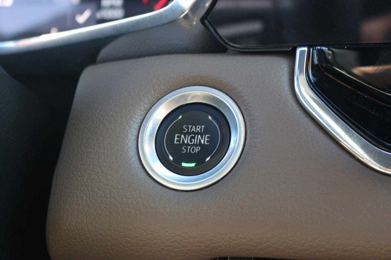 Used 2024 Onyx Black GMC Denali image 30