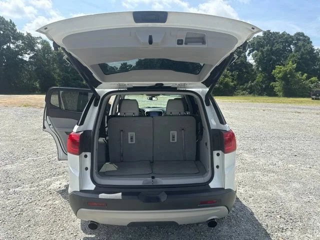 Used 2017 WHITE FROST TRICOAT GMC SLT image 17