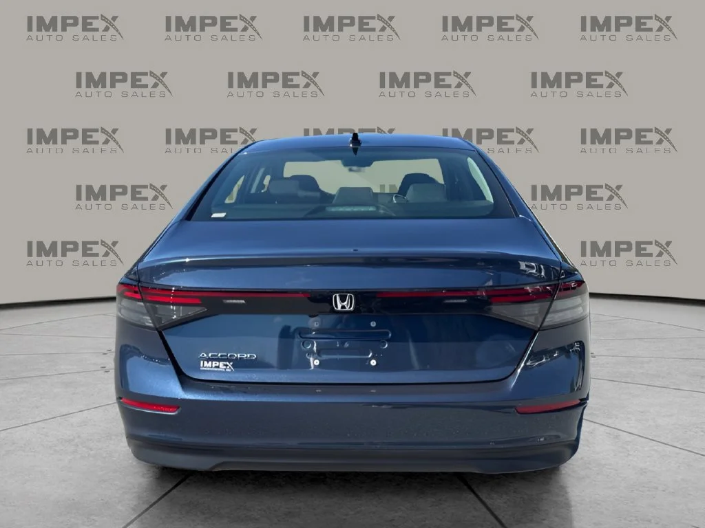 Used 2025 Blue Honda SE image 4