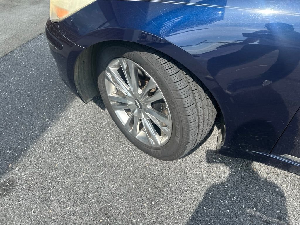Used 2011 Blue Hyundai 4.6 image 6