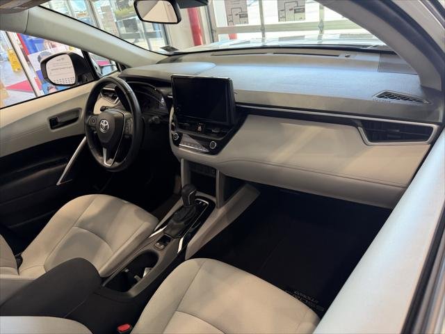 Certified Used 2023 WIND CHILL PEARL Toyota  image 35