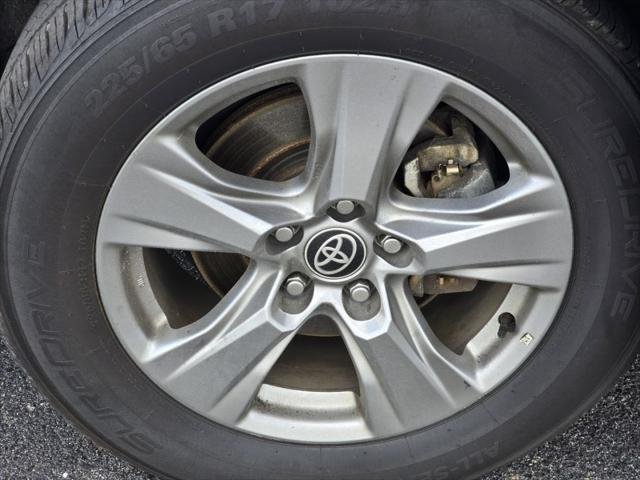 Certified Used 2023 MAGNETIC GRAY MET. Toyota  image 8