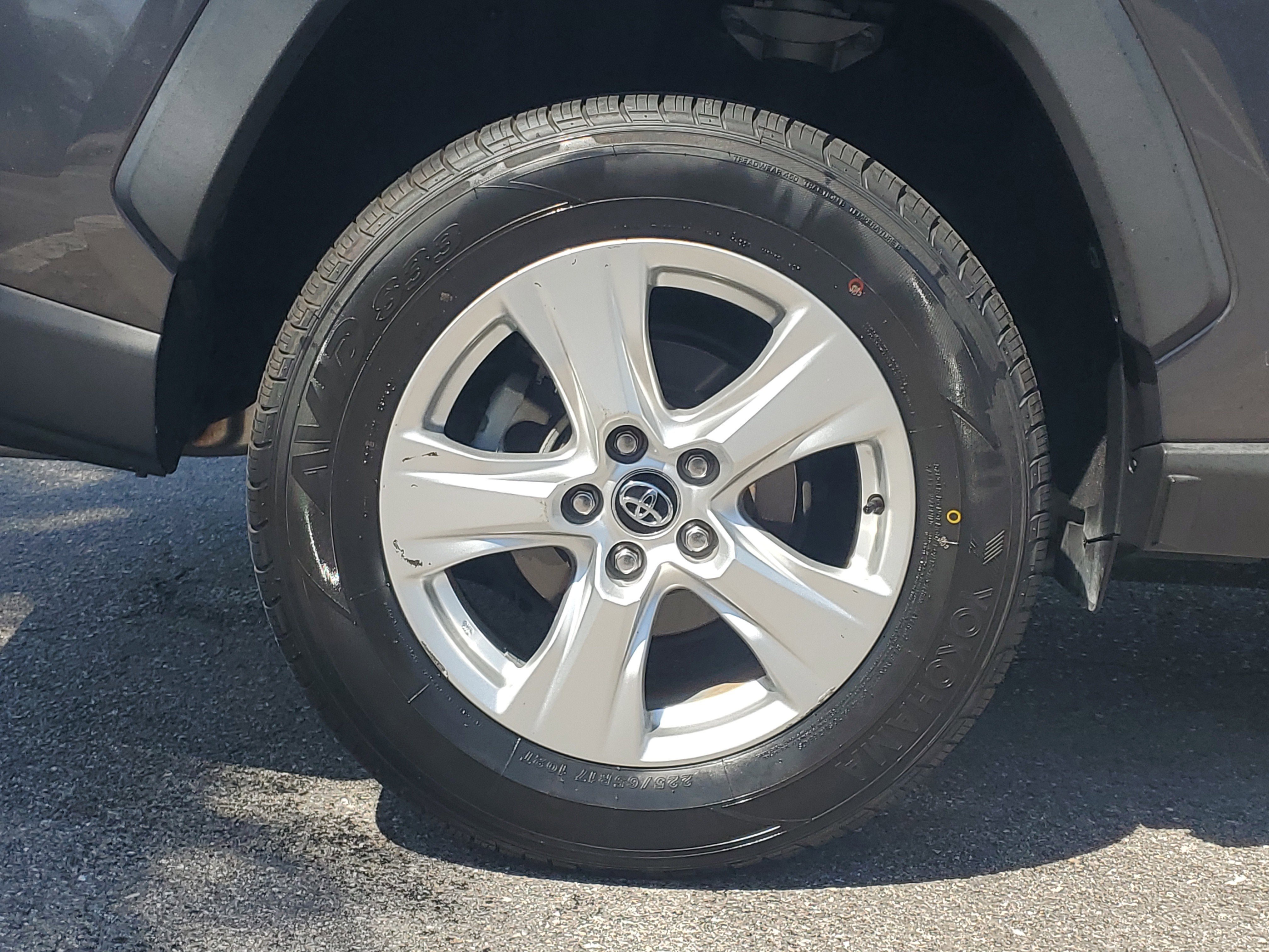 Used 2020 Magnetic Gray Metallic Toyota XLE image 7