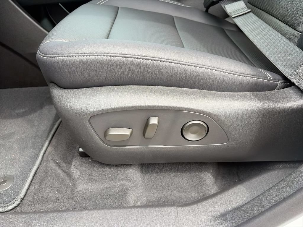 2026 Chevrolet Traverse LT - Photo 17