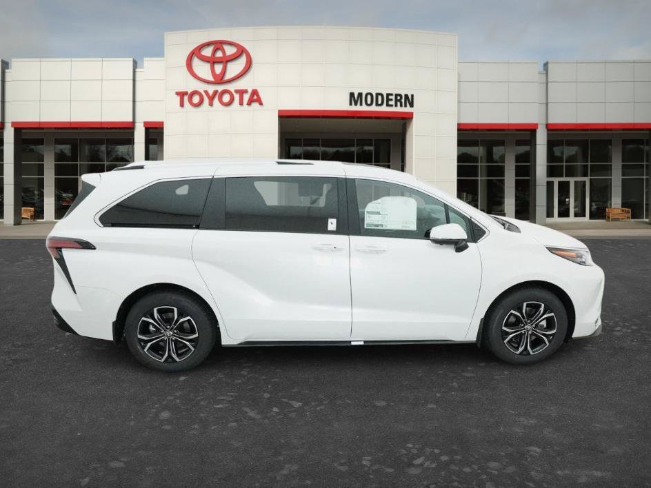 New 2026 Wind Chill Pearl Toyota Platinum image 14