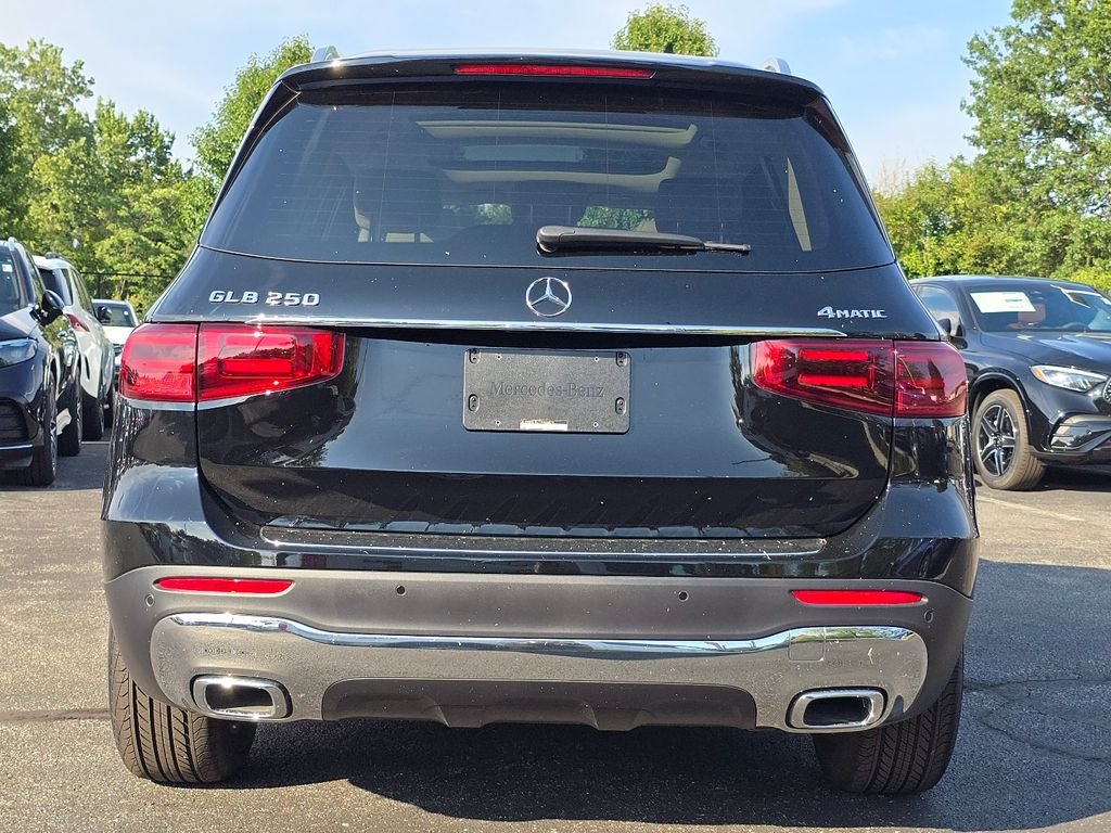 New 2026 Night Black Mercedes-Benz GLB 250 image 18