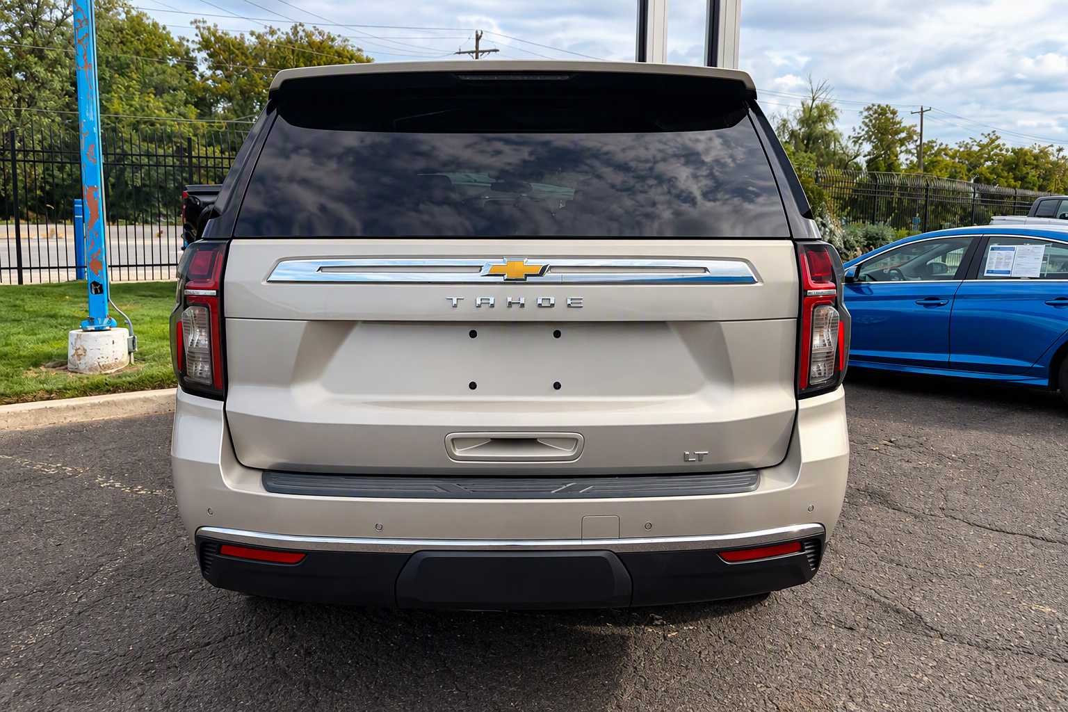 Used 2021 EMPIRE BEIGE METALLIC Chevrolet LT image 6