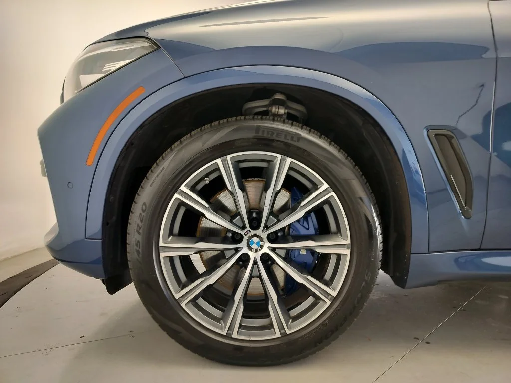 Certified Used 2023 Blue BMW xDrive40i image 5