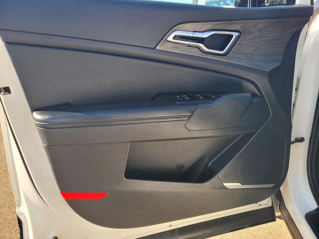 Used 2024 White Kia X-Line image 18