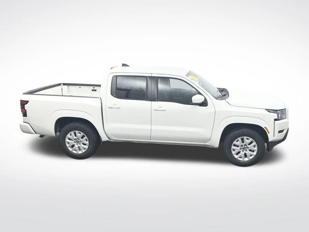 Used 2022 White Nissan SV image 24