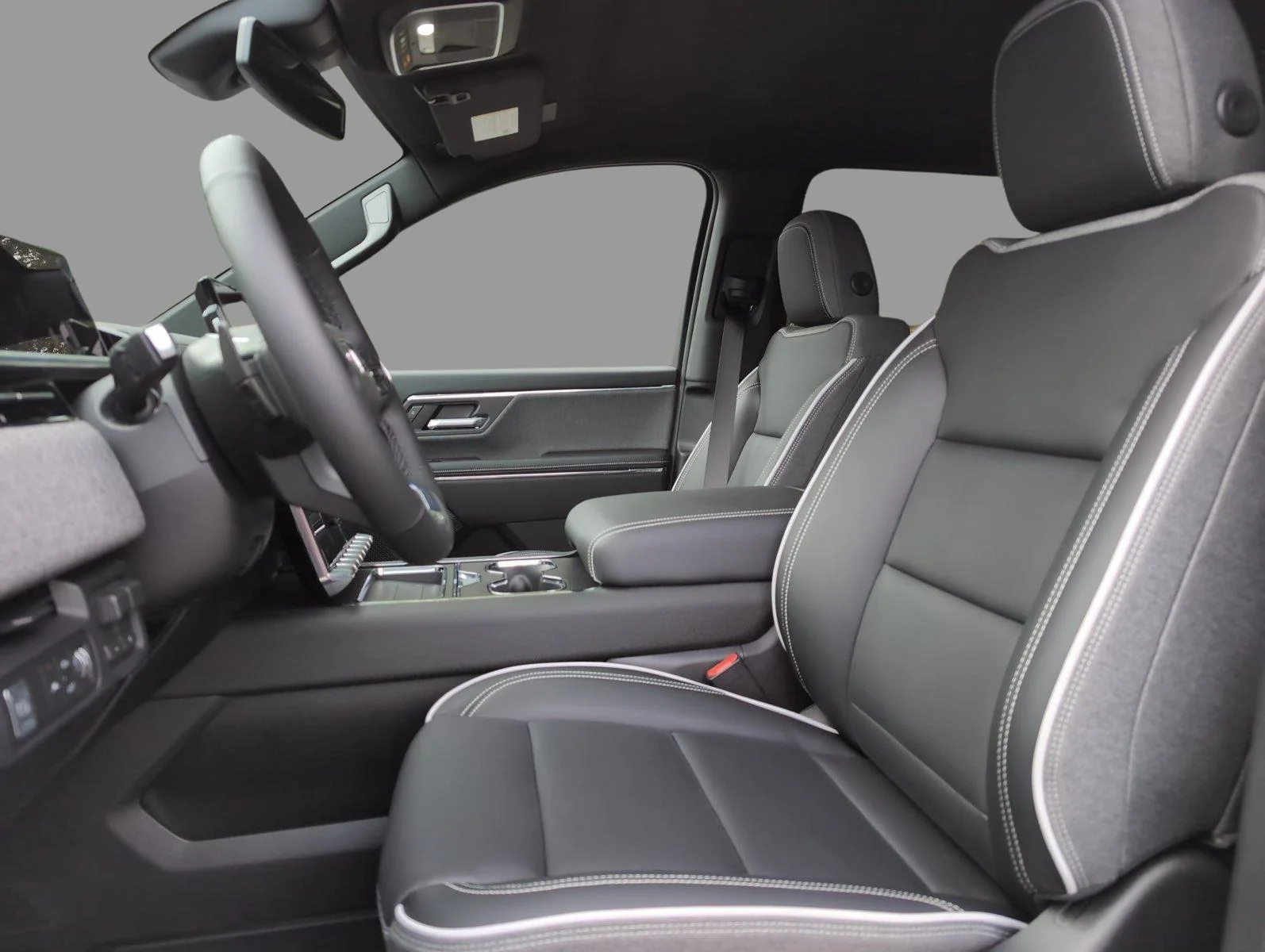 New 2026 Summit White GMC Elevation Standard Range image 16